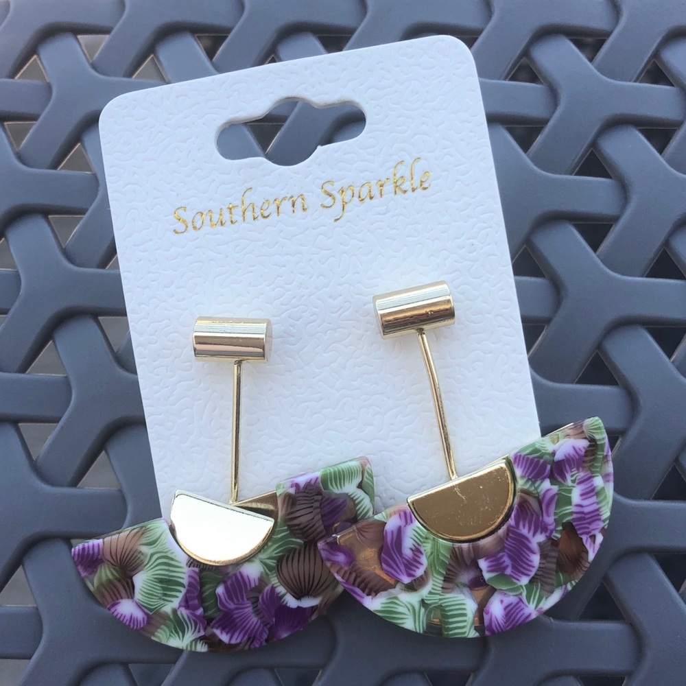 Swinging earrings